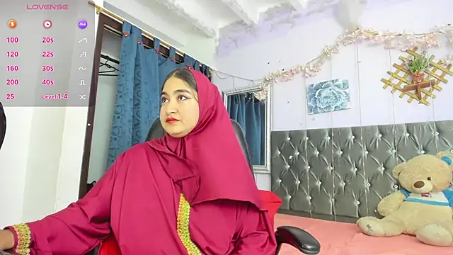 Snapshot of SamiraAwada chatting on 05-28-26, 07:11 SamiraAwada online show from 05-28-26, 07:11