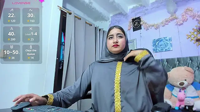 Snapshot of SamiraAwada chatting on 06-09-26, 07:14 SamiraAwada online show from 06-09-26, 07:14