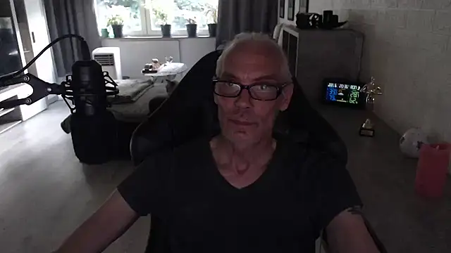 Snapshot of KoelnKoeln chatting on 06-22-26, 06:38 KoelnKoeln online show from 06-22-26, 06:38