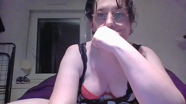 OIseauNoir88 online show from 04-03-26, 07:34