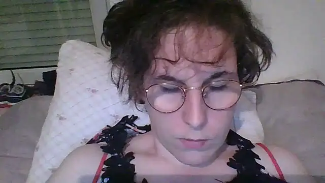 OIseauNoir88 online show from 04-25-26, 07:55