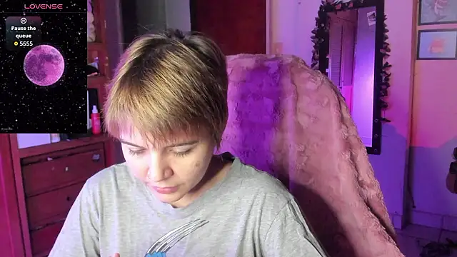 sunflowerr  online show from 03-08-26, 06:17