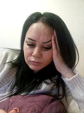 Snapshot of Alina5379 chatting on 04-23-26, 03:47 Alina5379 online show from 04-23-26, 03:47