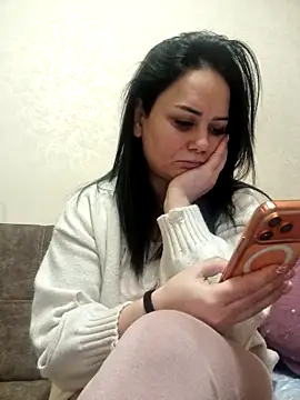 Snapshot of Alina5379 chatting on 04-24-26, 05:48 Alina5379 online show from 04-24-26, 05:48