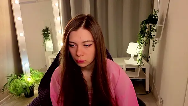 Snapshot of SiennaSayss chatting on 02-20-26, 05:37 SiennaSayss online show from 02-20-26, 05:37