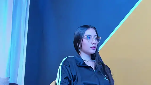 Vaiolletcooper online show from 04-01-26, 01:52