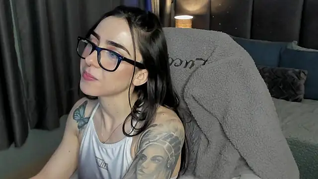 Luna tagliaferri online show from 02-20-26, 02:17