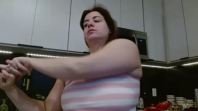 HazelSkyesChat online show from 02-19-26, 05:31