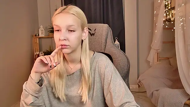 MaoqiBeverly online show from 07-28-26, 06:31