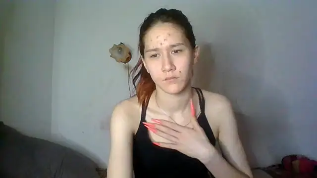 Snapshot of NickiKisinger chatting on 05-17-26, 07:28 NickiKisinger online show from 05-17-26, 07:28