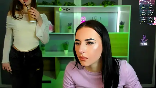 arianaa cat online show from 04-10-26, 06:45