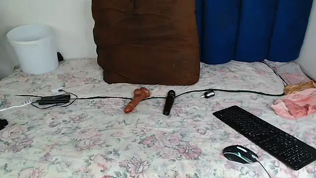 Snapshot of SexyyMandy chatting on 05-05-26, 08:11 SexyyMandy online show from 05-05-26, 08:11