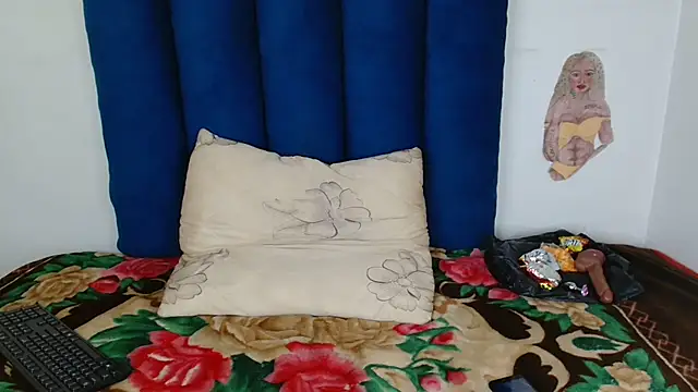 Snapshot of SexyyMandy chatting on 06-09-26, 12:39 SexyyMandy online show from 06-09-26, 12:39