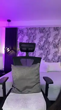 Mialarouse online show from 04-19-26, 06:10