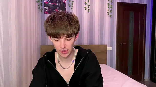 Snapshot of Sweet_Dude chatting on 05-01-26, 04:11 Sweet Dude online show from 05-01-26, 04:11