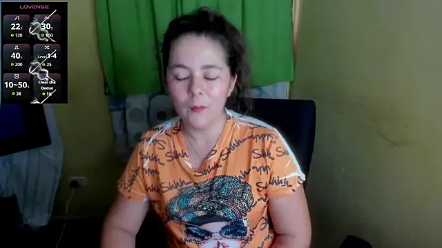 LuciaMiilf online show from 06-25-26, 09:41