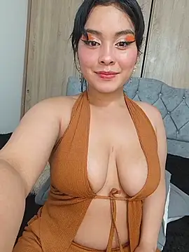 Snapshot of zoe_love18 chatting on 06-18-26, 05:08 zoe love18 online show from 06-18-26, 05:08