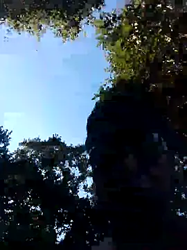 Snapshot of Leoh28 chatting on 04-17-26, 07:17 Leoh28 online show from 04-17-26, 07:17