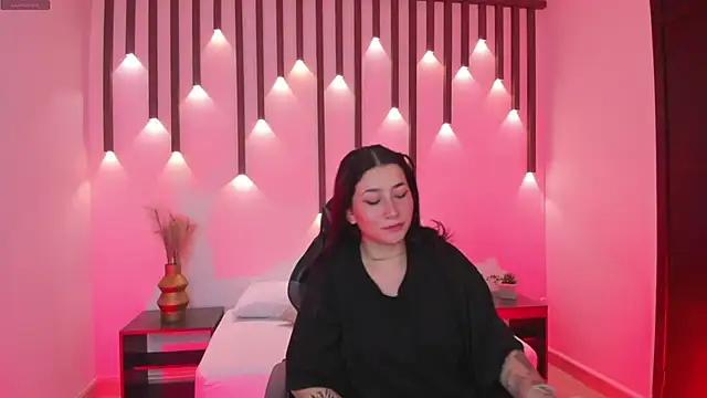 charlottee27  online show from 04-21-26, 02:15