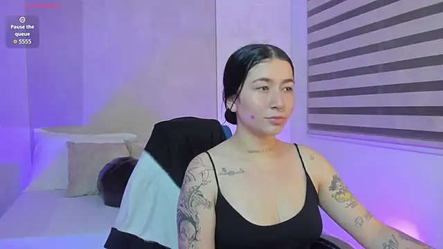 charlottee27  online show from 05-22-26, 02:08