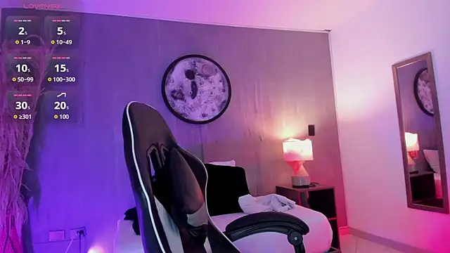 charlottee27  online show from 05-30-26, 01:57