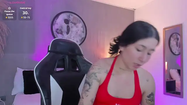 charlottee27  online show from 06-04-26, 02:06