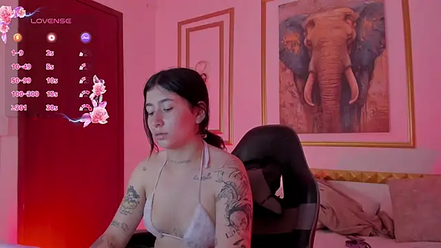 charlottee27  online show from 07-02-26, 02:22