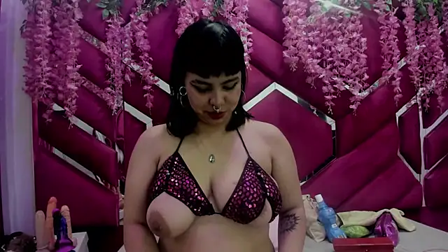 Snapshot of vanesa_bobs chatting on 05-01-26, 03:44 vanesa bobs online show from 05-01-26, 03:44