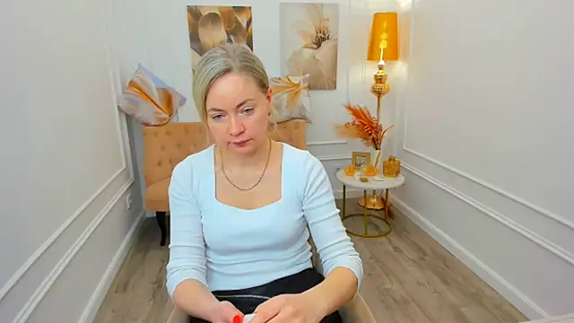 Snapshot of CharlotteKerti chatting on 04-17-26, 11:35 CharlotteKerti online show from 04-17-26, 11:35