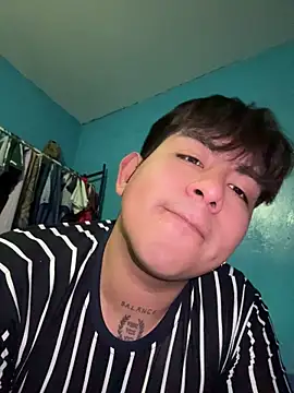 Snapshot of Aquiles69xx chatting on 06-18-26, 02:45 Aquiles69xx online show from 06-18-26, 02:45