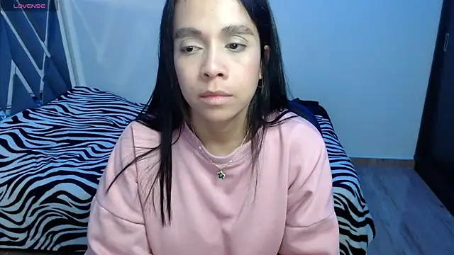 Snapshot of paula_lopez__ chatting on 04-23-26, 10:01 paula lopez online show from 04-23-26, 10:01