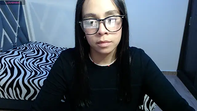 Snapshot of paula_lopez__ chatting on 05-09-26, 11:21 paula lopez online show from 05-09-26, 11:21