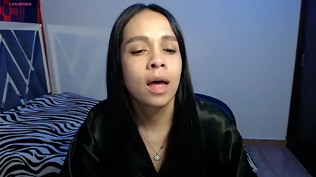 Snapshot of paula_lopez__ chatting on 06-20-26, 10:34 paula lopez online show from 06-20-26, 10:34