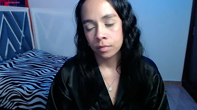 Snapshot of paula_lopez__ chatting on 06-23-26, 06:50 paula lopez online show from 06-23-26, 06:50
