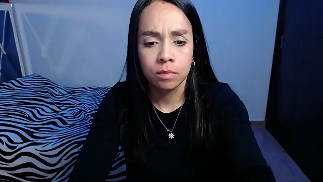 Snapshot of paula_lopez__ chatting on 07-04-26, 01:01 paula lopez online show from 07-04-26, 01:01