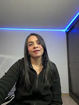 Snapshot of paula_lopez__ chatting on 07-23-26, 11:24 paula lopez online show from 07-23-26, 11:24