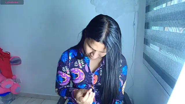 Snapshot of alys_love chatting on 07-28-26, 03:21 alys love online show from 07-28-26, 03:21
