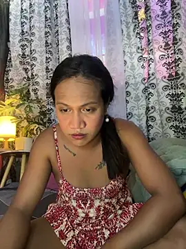 Snapshot of Queen-barbie chatting on 05-23-26, 01:55 Queen-barbie online show from 05-23-26, 01:55