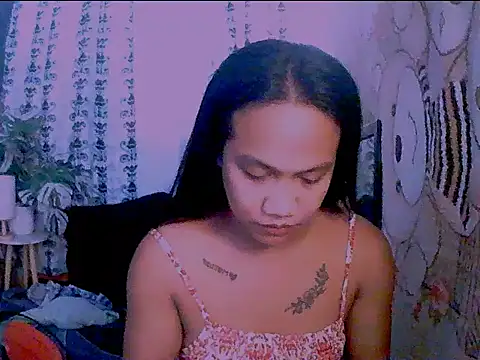 Snapshot of Queen-barbie chatting on 06-07-26, 10:57 Queen-barbie online show from 06-07-26, 10:57