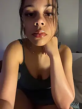 Petite Baddie online show from 04-25-26, 06:16