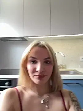 Snapshot of SinLuna_ chatting on 06-12-26, 11:09 SinLuna online show from 06-12-26, 11:09