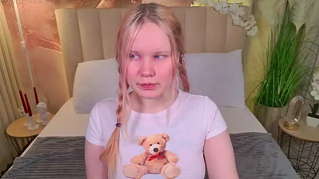 AnnieVibe online show from 04-10-26, 05:39