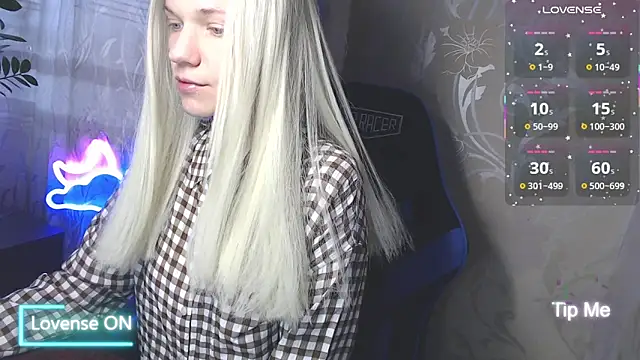 Snapshot of Shiny_Victoria chatting on 05-08-26, 08:19 Shiny Victoria online show from 05-08-26, 08:19