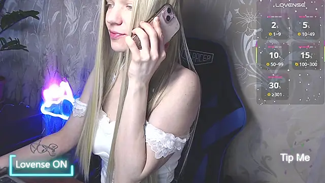 Snapshot of Shiny_Victoria chatting on 05-29-26, 07:39 Shiny Victoria online show from 05-29-26, 07:39