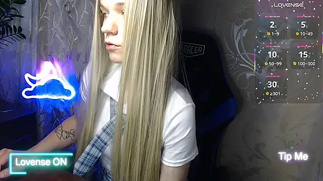 Shiny Victoria online show from 06-20-26, 07:22