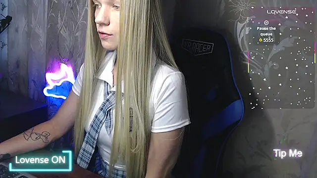 Shiny Victoria online show from 07-25-26, 07:39