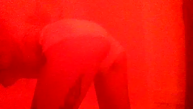 Snapshot of CrystalMaria8 chatting on 07-11-26, 08:17 CrystalMaria8 online show from 07-11-26, 08:17