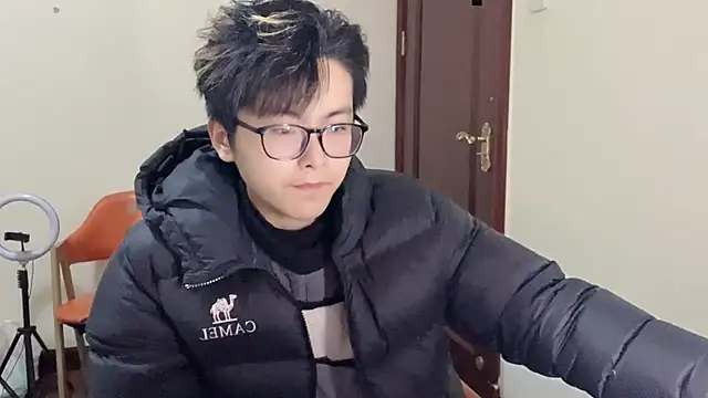 Snapshot of zijunzbzs chatting on 02-05-26, 10:20 zijunzbzs online show from 02-05-26, 10:20