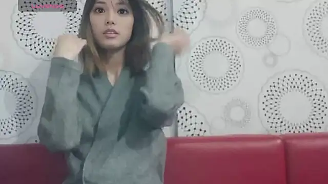 erinaka123 online show from 04-04-26, 02:25