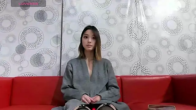 erinaka123 online show from 04-05-26, 01:52